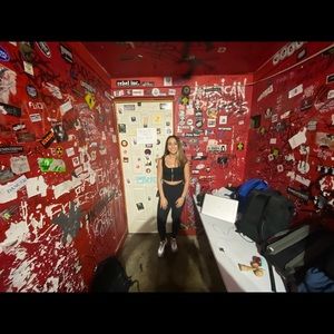 Meet your Posher, Leyla